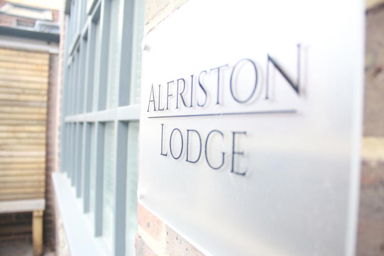 Alfriston Lodge By Air Premier Екстериор снимка